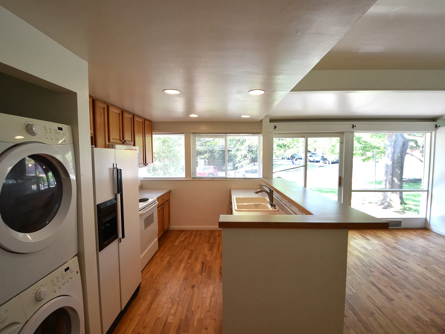 3 bed, $4,815 — Photo 4