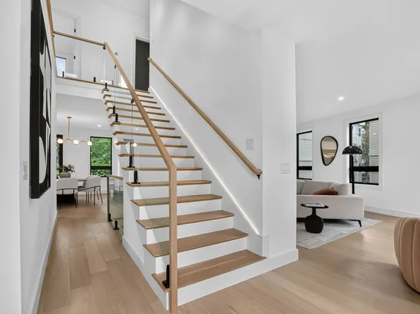 24 Newell St, Cambridge, MA 02140