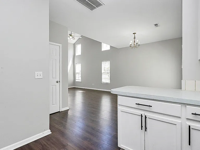 3731 Bullard St — Photo 7