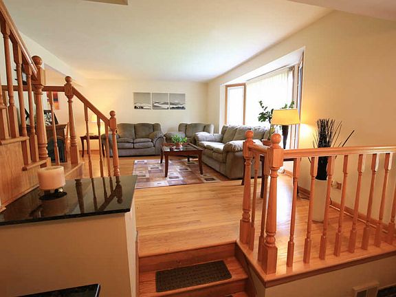 2nd image of 101 Montclare Ln