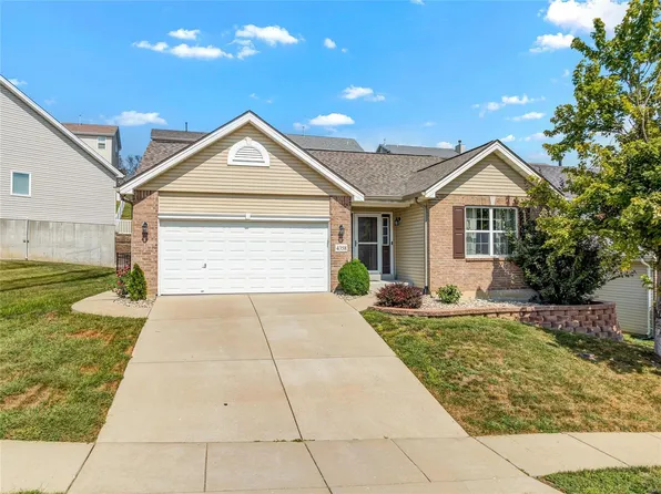 4358 Magoffin Trails Dr, Saint Louis, MO 63129
