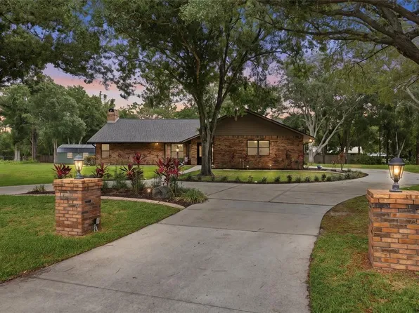 10616 Forest Run Dr, Bradenton, FL 34211