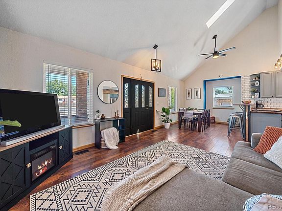 3rd image of 605 Grand Avenue