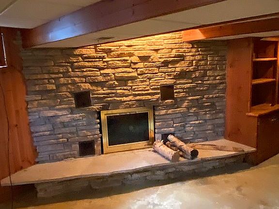 Basement recreation room