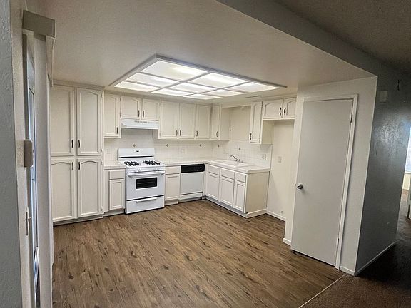 4th image of 1301-1347 S Court St #1339