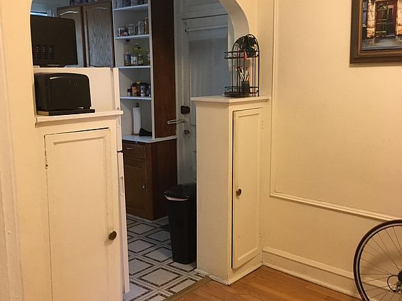 3rd image of 7518 N Hoyne Ave APT 3G