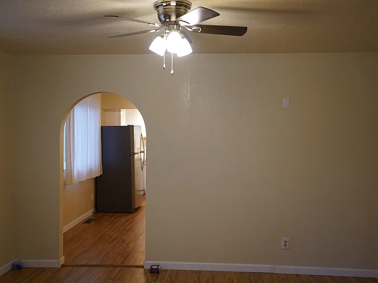 4643 Tulip Ave — Photo 2