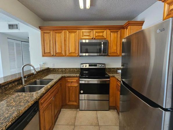 1760 Windorah Way APT C