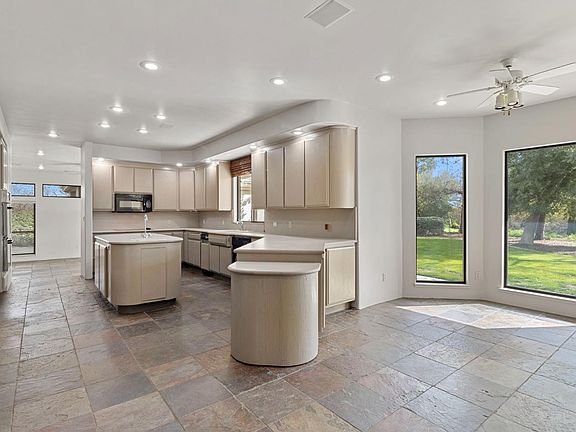 2nd image of 5724 Parker Rd