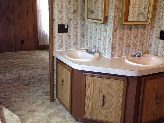 Bathroom vanity