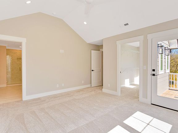 4th image of 1360 Thomas Ave
