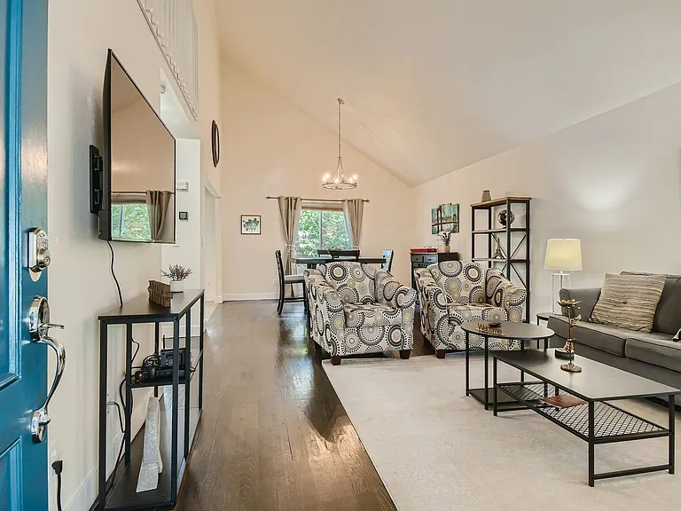 3846 Dyanna Dr — Photo 6