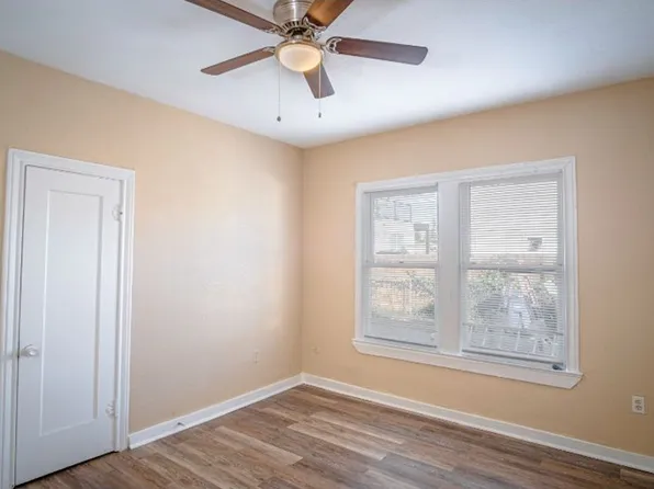 907 Iowa St, San Antonio, TX 78203