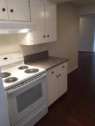 301 Whitesell Avenue W 3 #4-1-2 Photo 1