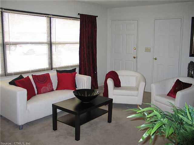 2nd image of 19 Montoya Cir