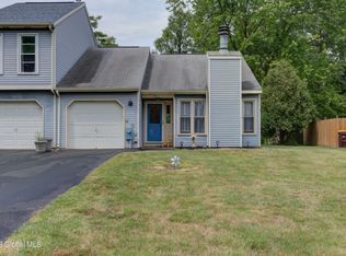50 Carriage Rd, Clifton Park, NY 12065