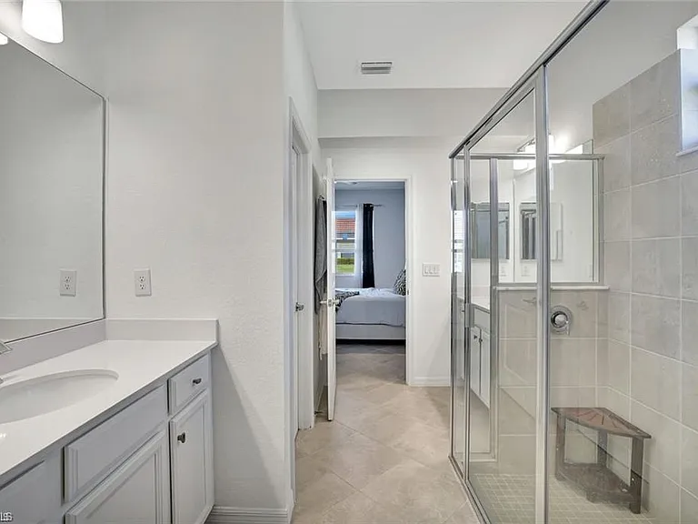 2567 Vine Ave — Photo 10