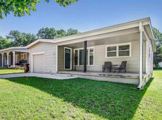612 S 4th Ave, Mulvane, KS 67110