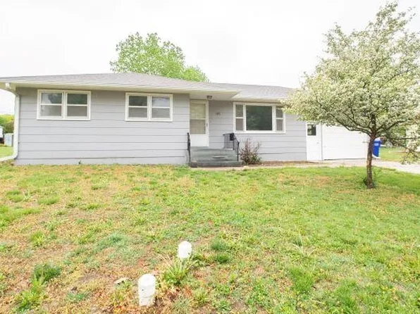 105 S Wilson St, Hillsboro, KS 67063