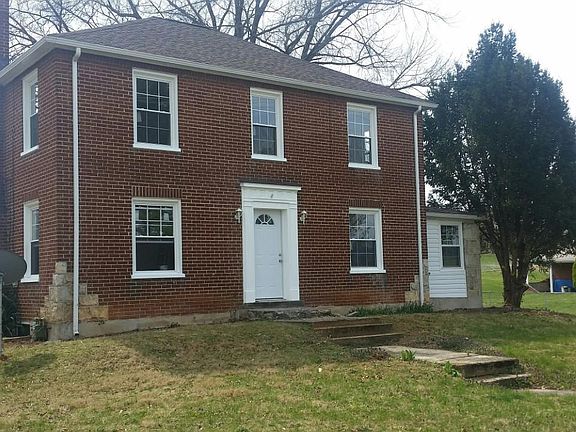 2nd image of 1540 Guildhall Ave NW