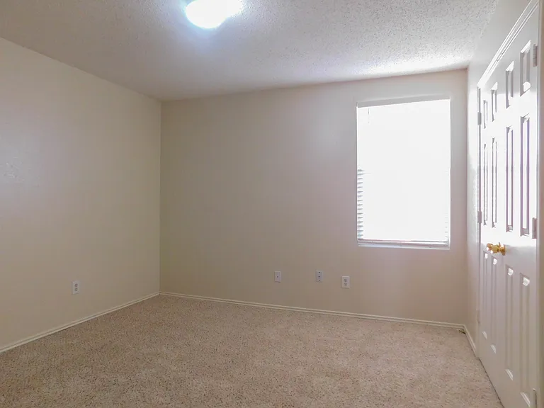 3230 Andalusian Dr — Photo 15