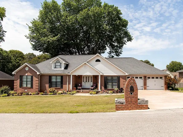 402 Madison Ave, Muscle Shoals, AL 35661