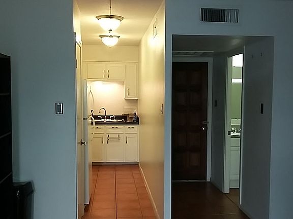 5th image of 1418 W Beech Ave #42