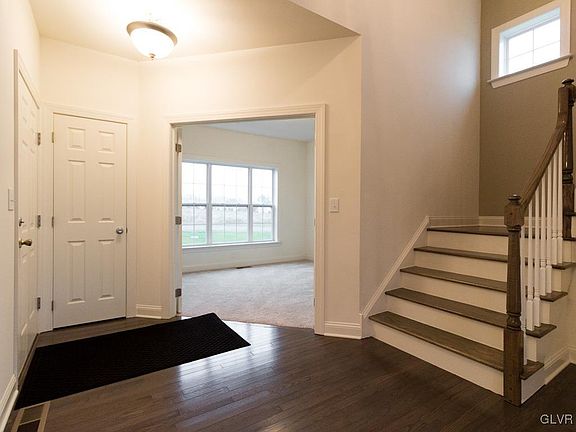 5th image of 217 Abigail Dr #31