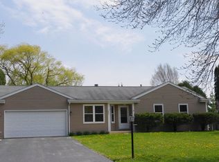 3452 Plymouth Ln, Island Lake, IL 60042