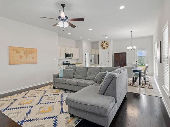 5th image of 1885 Oakwood Dr