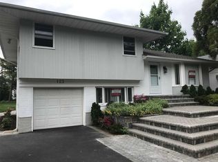 123 Birchwood Park Dr, Jericho, NY