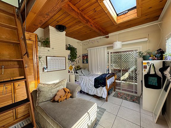 4th image of 1375 Brommer Way