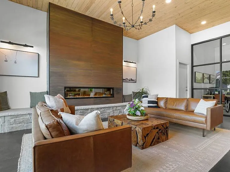 Latitude 43 — Photo 9