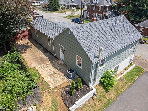 4th image of 1821 Maxwell Ave