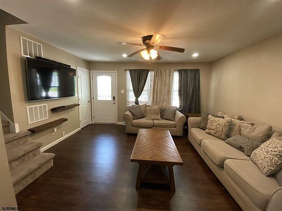 4th image of 2954 Athens Way