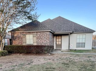 33744 Duff Rd, Walker, LA 70785