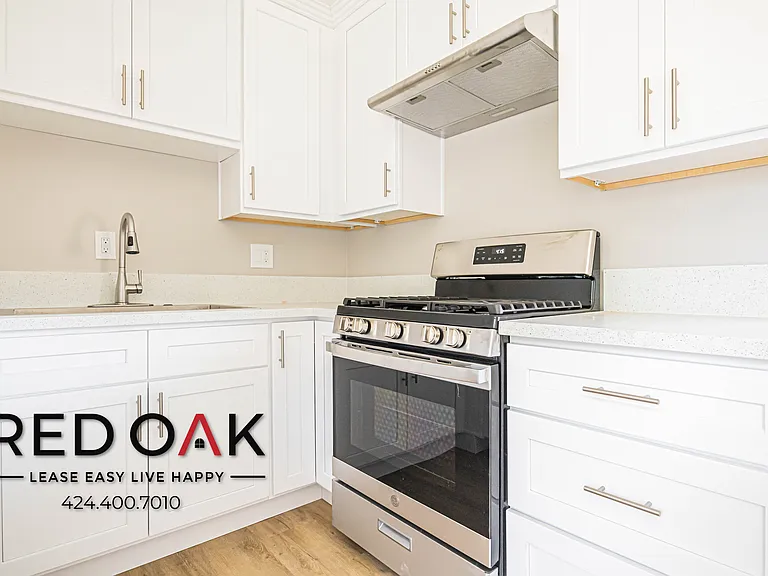 1589 E 47th St #3 — Photo 7
