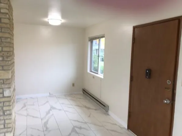 203 3rd Ave S APT 10, Edmonds, WA 98020