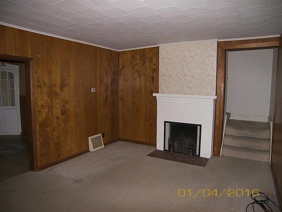 4th image of 704 Pauline Blvd
