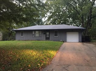 10208 Bellaire Ave, Kansas City, MO 64134