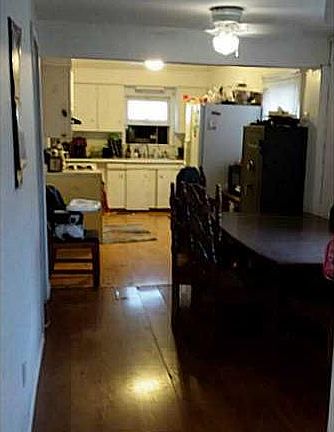 3rd image of 803 S 32nd St