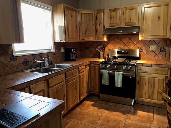 3rd image of 381 N Court Ave