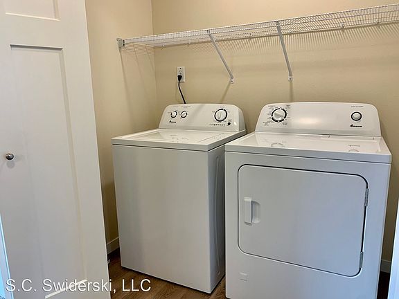 4th image of 1210 Engel Dr #105