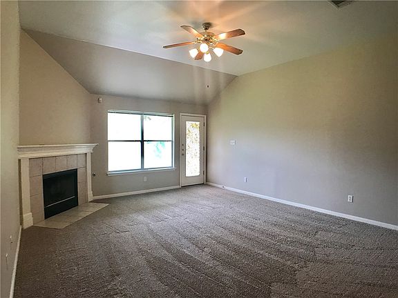 5th image of 140 Meadowlark Ln