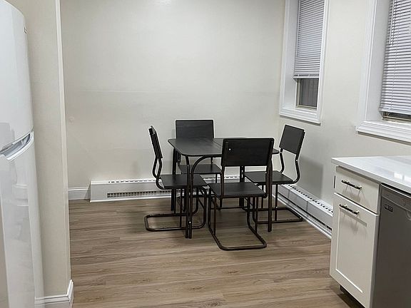 3rd image of 8 Ransom Rd APT 17