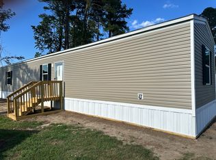 3525 E Elizabethtown Rd Trailer 115, Lumberton, NC 28358
