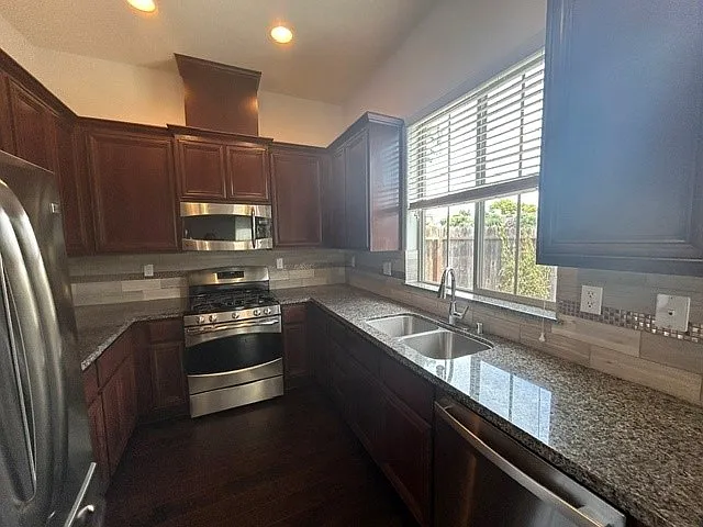 1 bed, 1.5 bath, 900 sqft, $3,095 — Photo 3