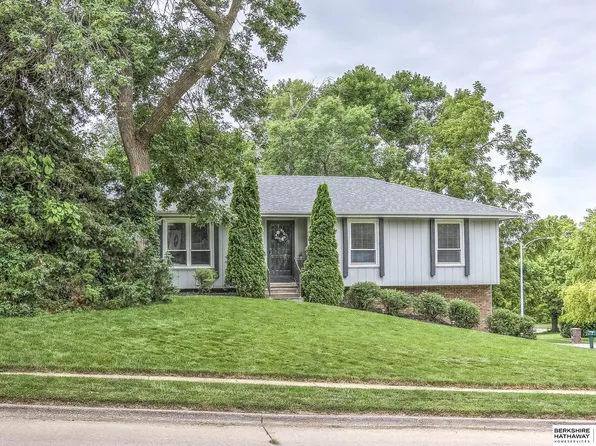 904 S 153rd St, Omaha, NE 68154