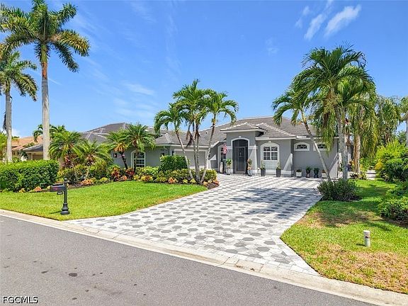 2nd image of 10412 Curry Palm Ln