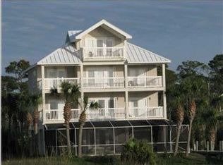 2219 Egret Point Rd, Eastpoint, FL 32328